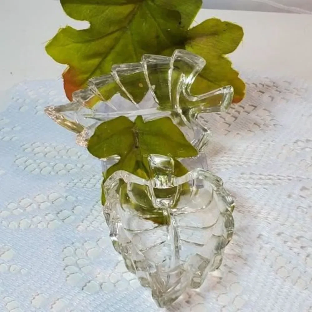 Unbranded elegant leaf